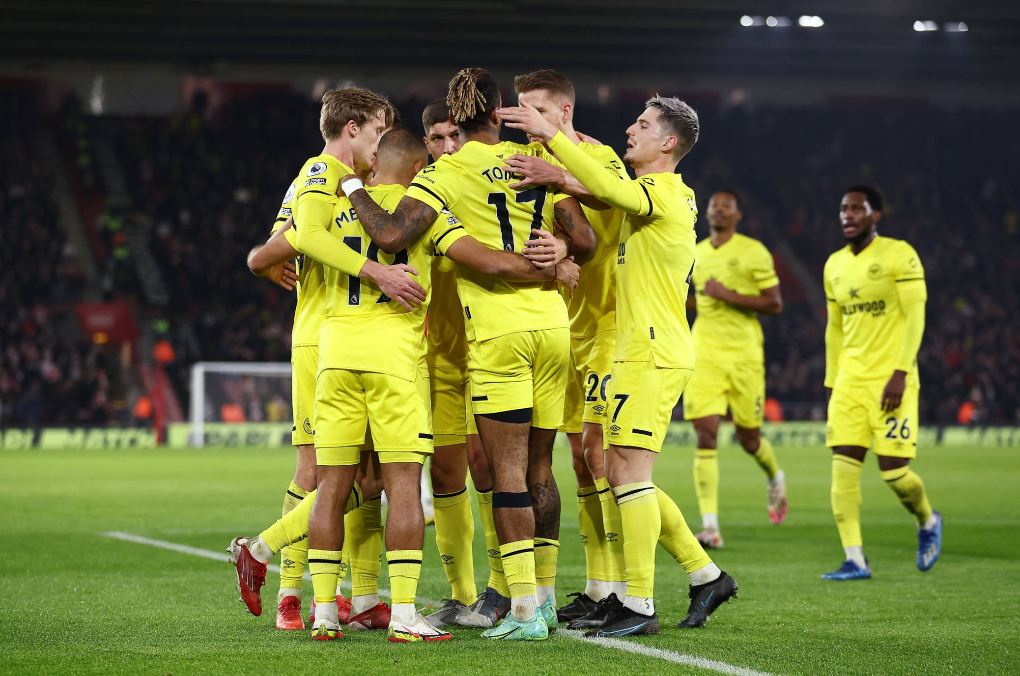 众对中场秀 众对中场秀